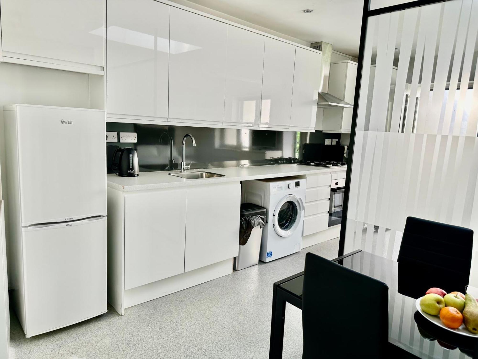 Westferry Two Apartment Лондон Екстериор снимка