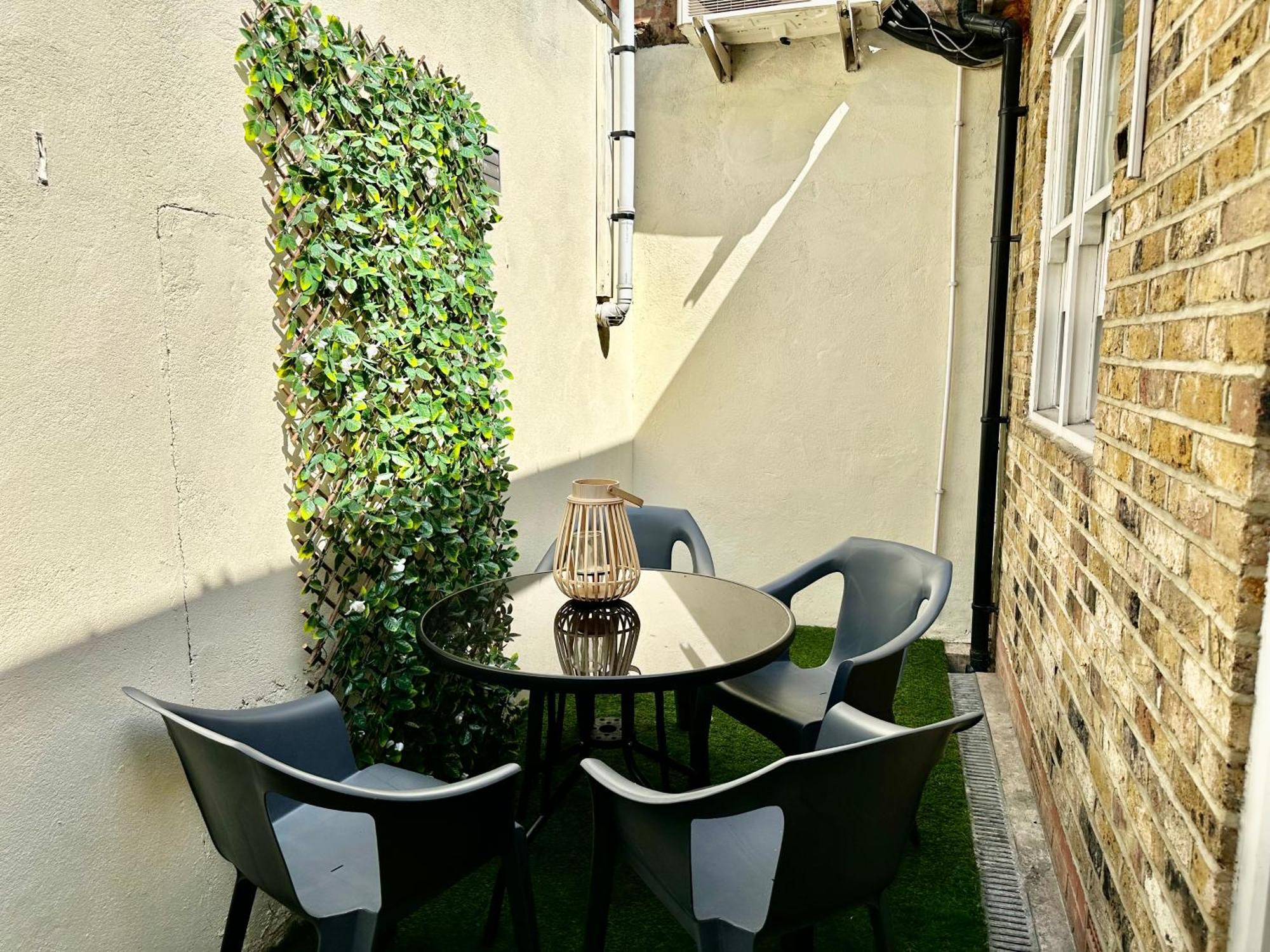 Westferry Two Apartment Лондон Екстериор снимка